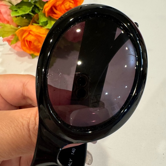 Authentic Gucci sunglasses - Picture 8 of 8